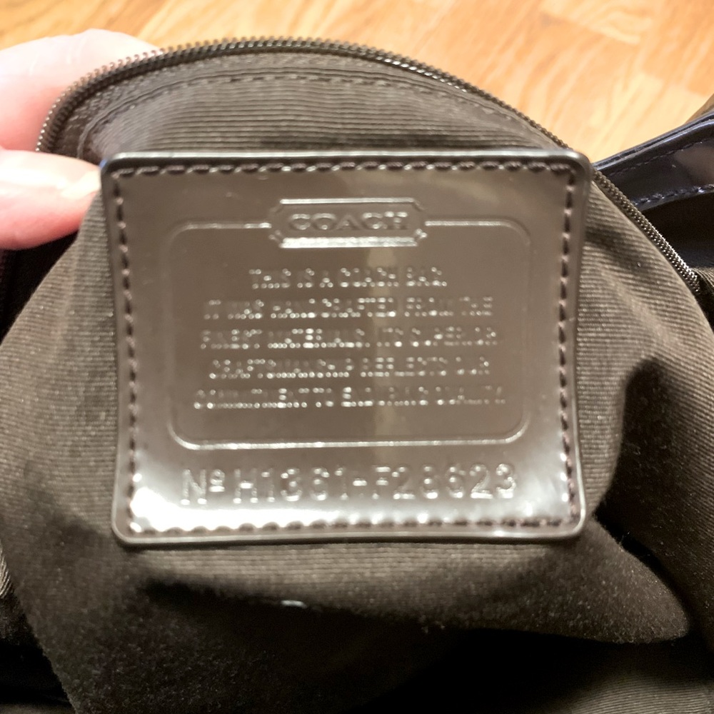 Classic Coach Shoulder Bag - Picture 6 of 6